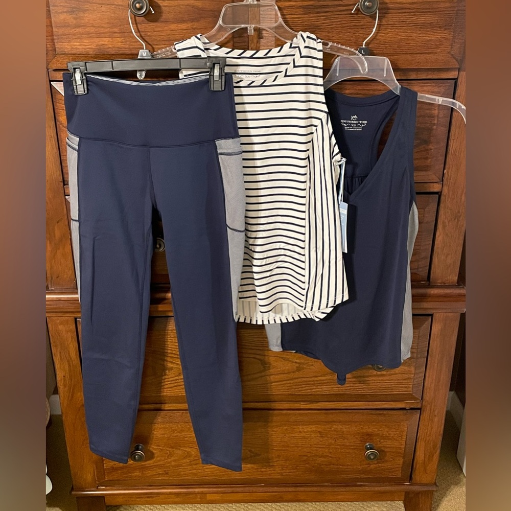 Southern Tide Navy Leggings with Tank Top Trio